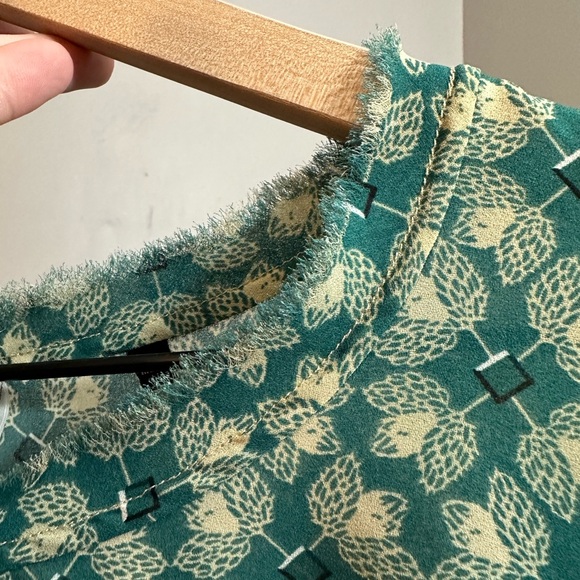 NWT Cabi #3069 Jade Green Leaf Blouse Size Medium - Picture 4 of 8